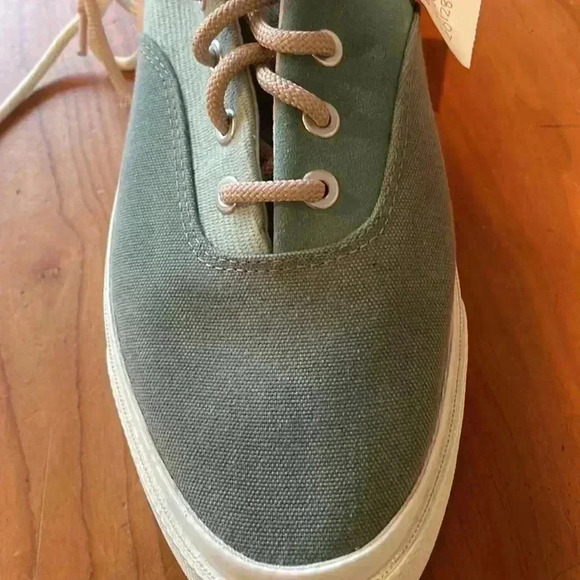 Converse sneakers size 10, light green NWT - Picture 3 of 8